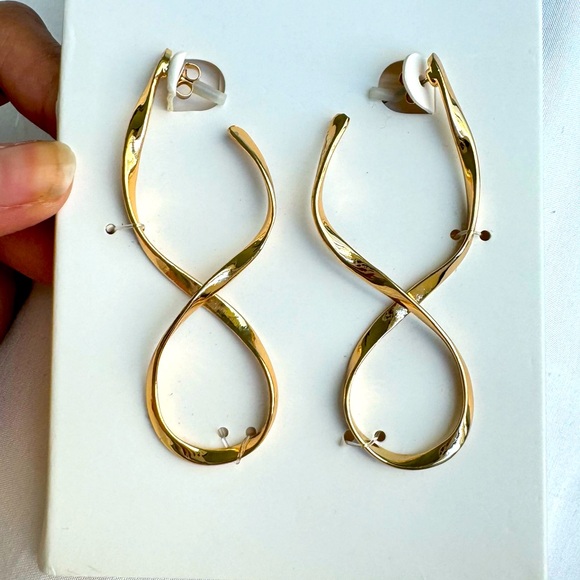 Zara Jewelry - Zara limited edition twisted metallic celeb style earrings